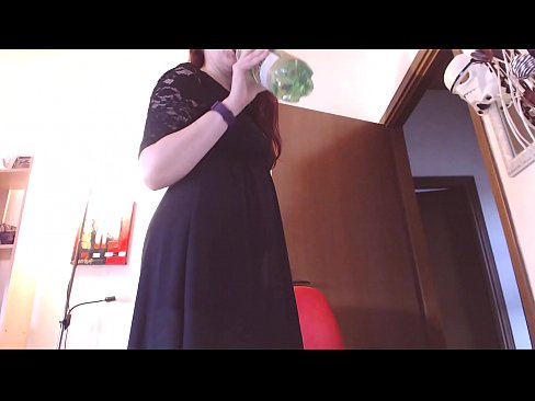 ❤️ Pokorni rob koji voli prljave i sočne gaćice primoran je da masturbira nakon što pogleda ovaj video! Seks video kod nas