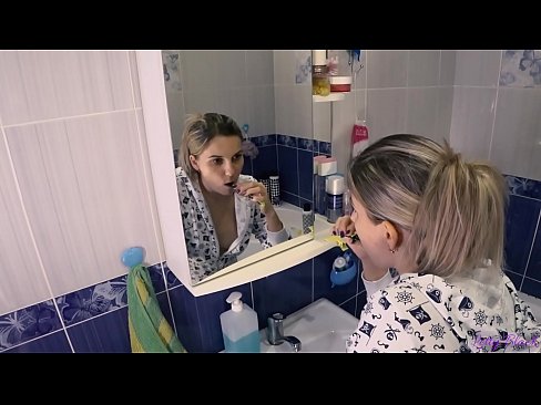 ❤️ Hack sa mladim u pidžami završava oralnu spermu u dupe - letty black Seks video kod nas